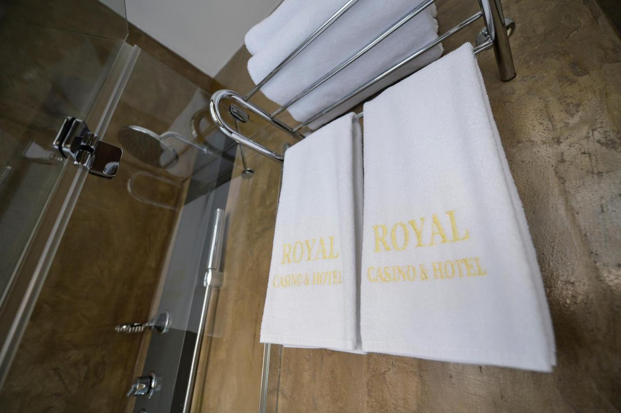 Royal Casino & Hotel Батуми Екстериор снимка