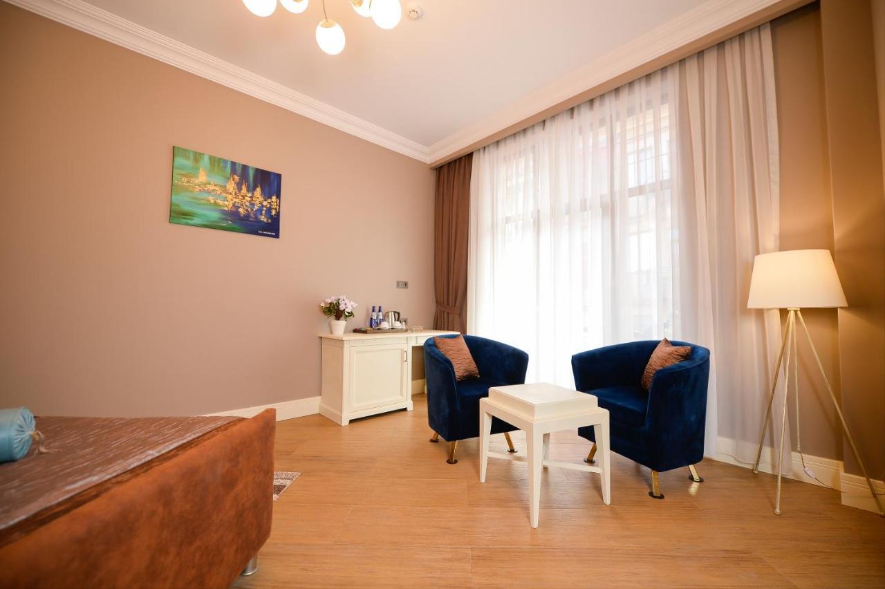 Royal Casino & Hotel Батуми Екстериор снимка