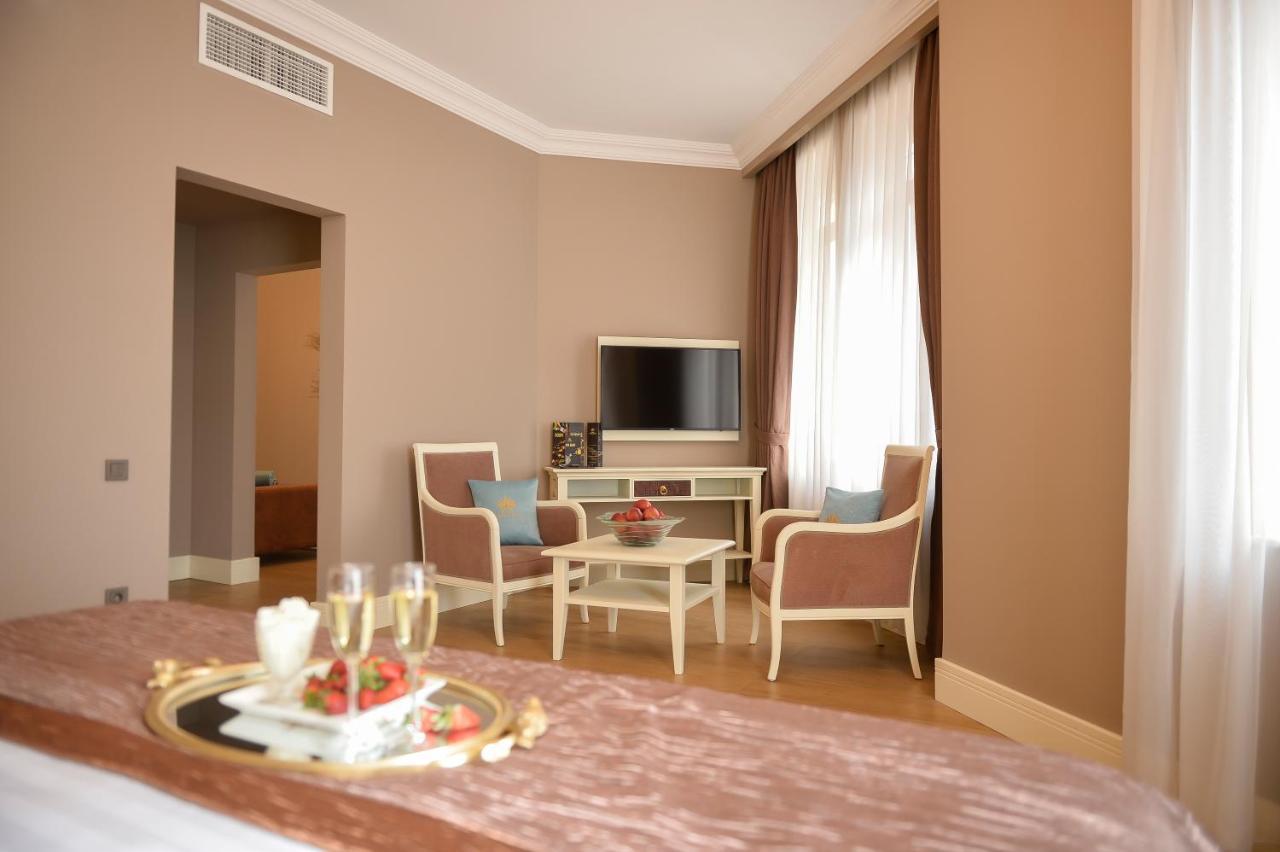 Royal Casino & Hotel Батуми Екстериор снимка