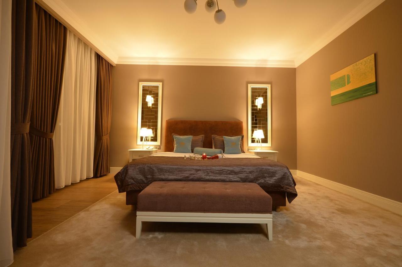 Royal Casino & Hotel Батуми Екстериор снимка