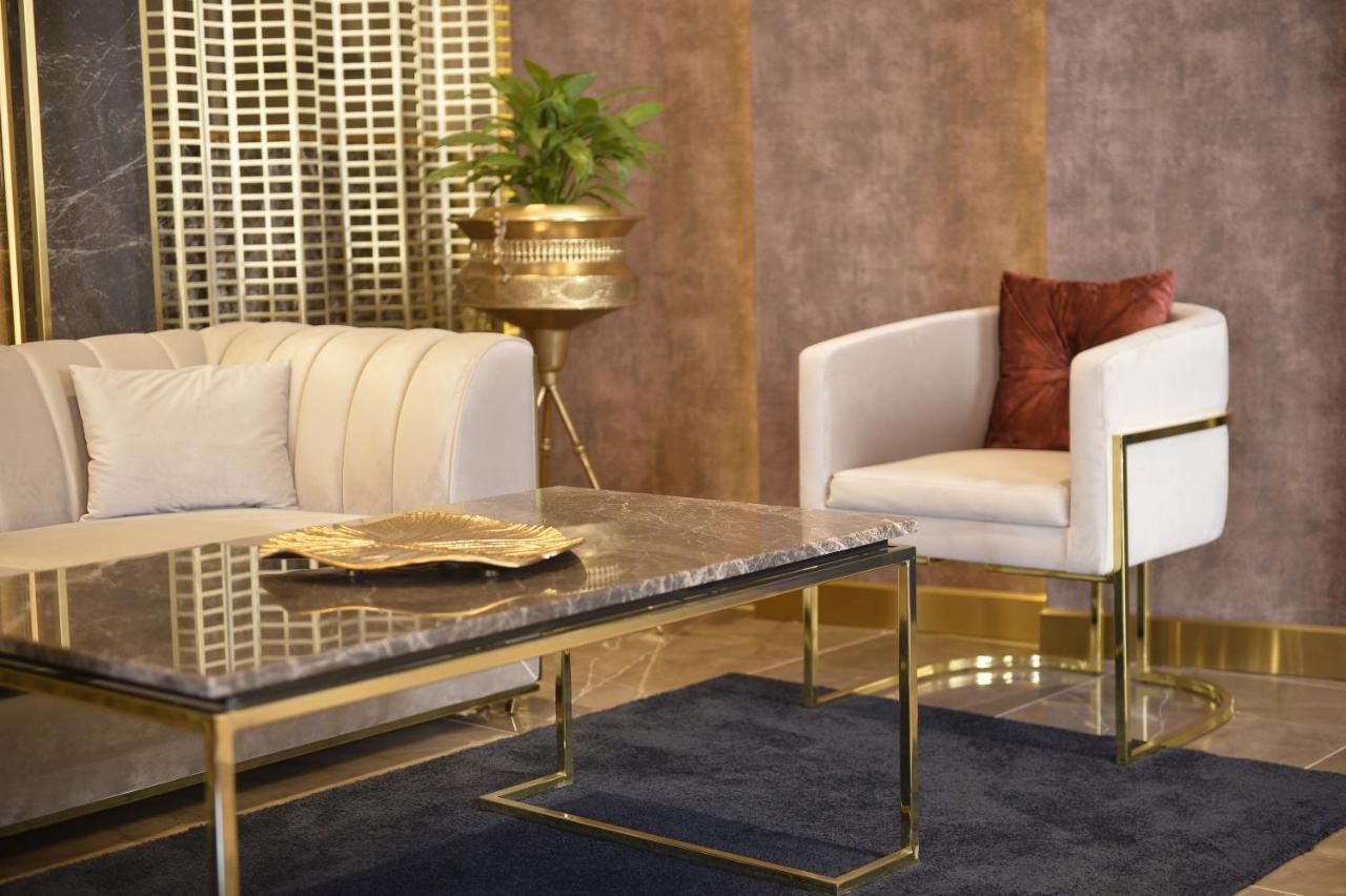 Royal Casino & Hotel Батуми Екстериор снимка