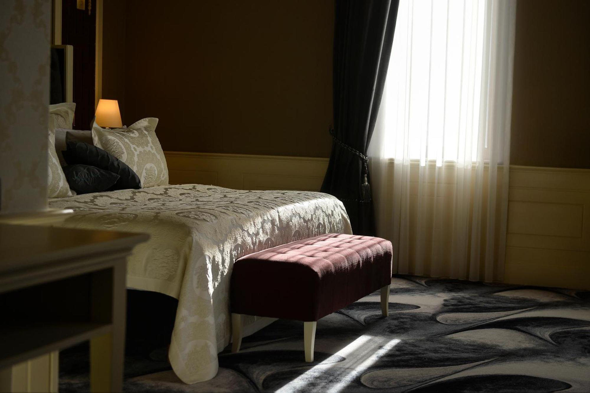 Royal Casino & Hotel Батуми Екстериор снимка